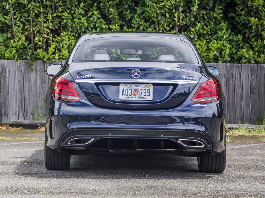  Mercedes-Benz C400 4Matic AMG Line 2015 года  (US) (фото 15 из 18)